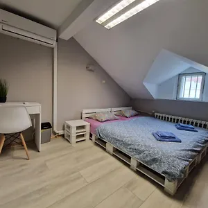 lambos-corner-room-with-balcony.varna-hotels.com/